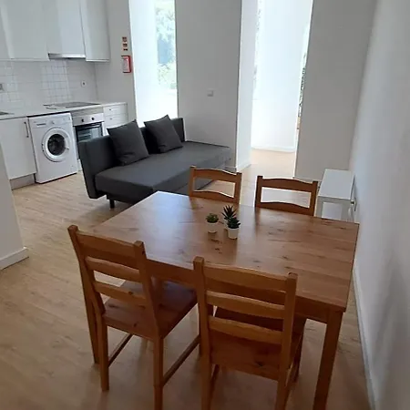 Serafina 2nd Floor 2br With Swimingpool Apartment *