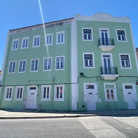 Serafina 2nd Floor 2br With Swimingpool * Lisbon